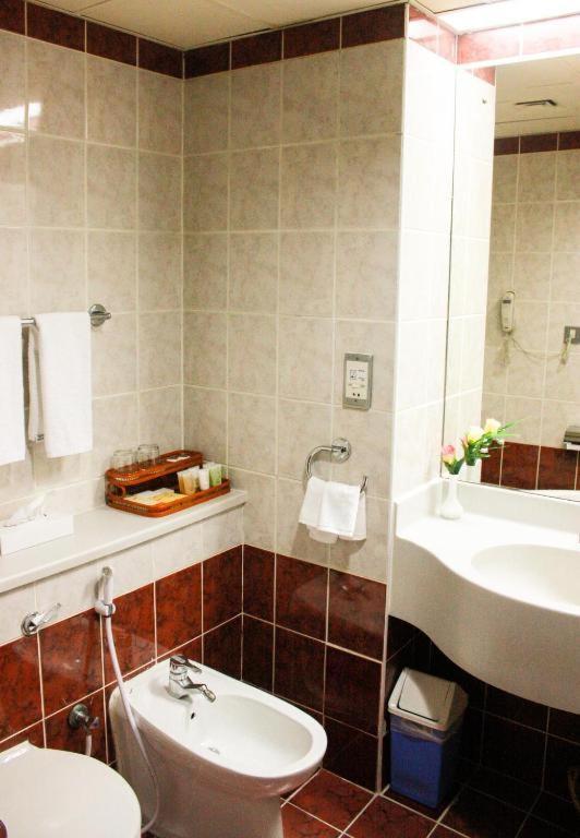 Comfort Triple Room on F&B